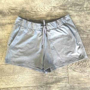 Lululemon On The Fly 2.5”Heathered Slate Short